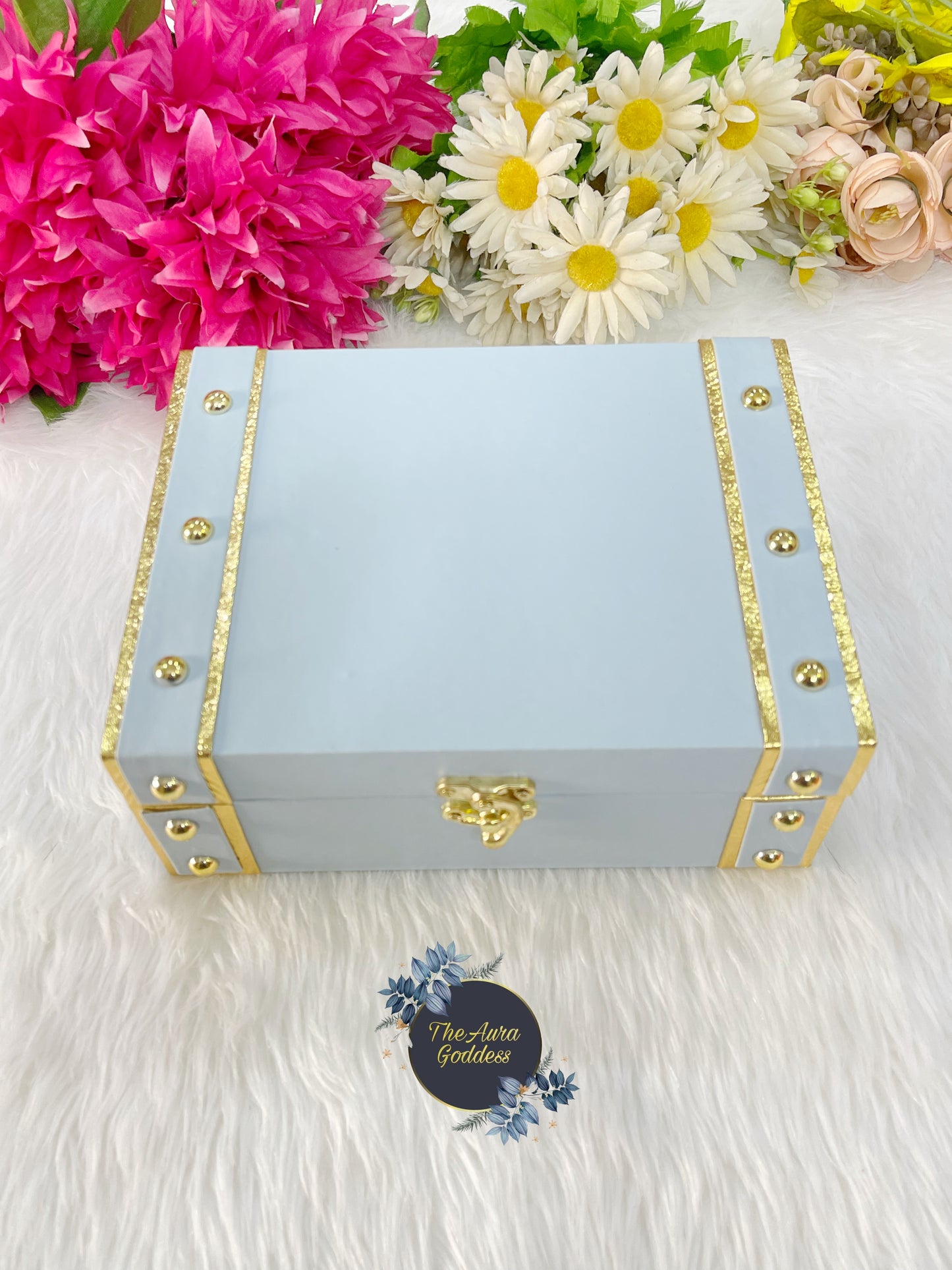 Medium leather trunk box