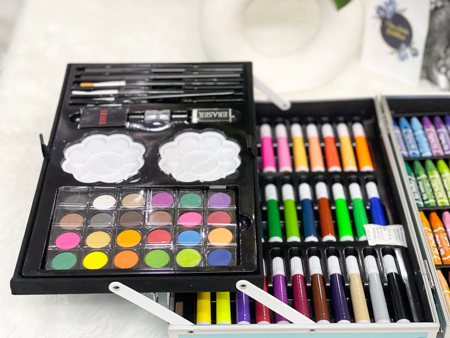 Jumbo Unicorn coloring suitcase