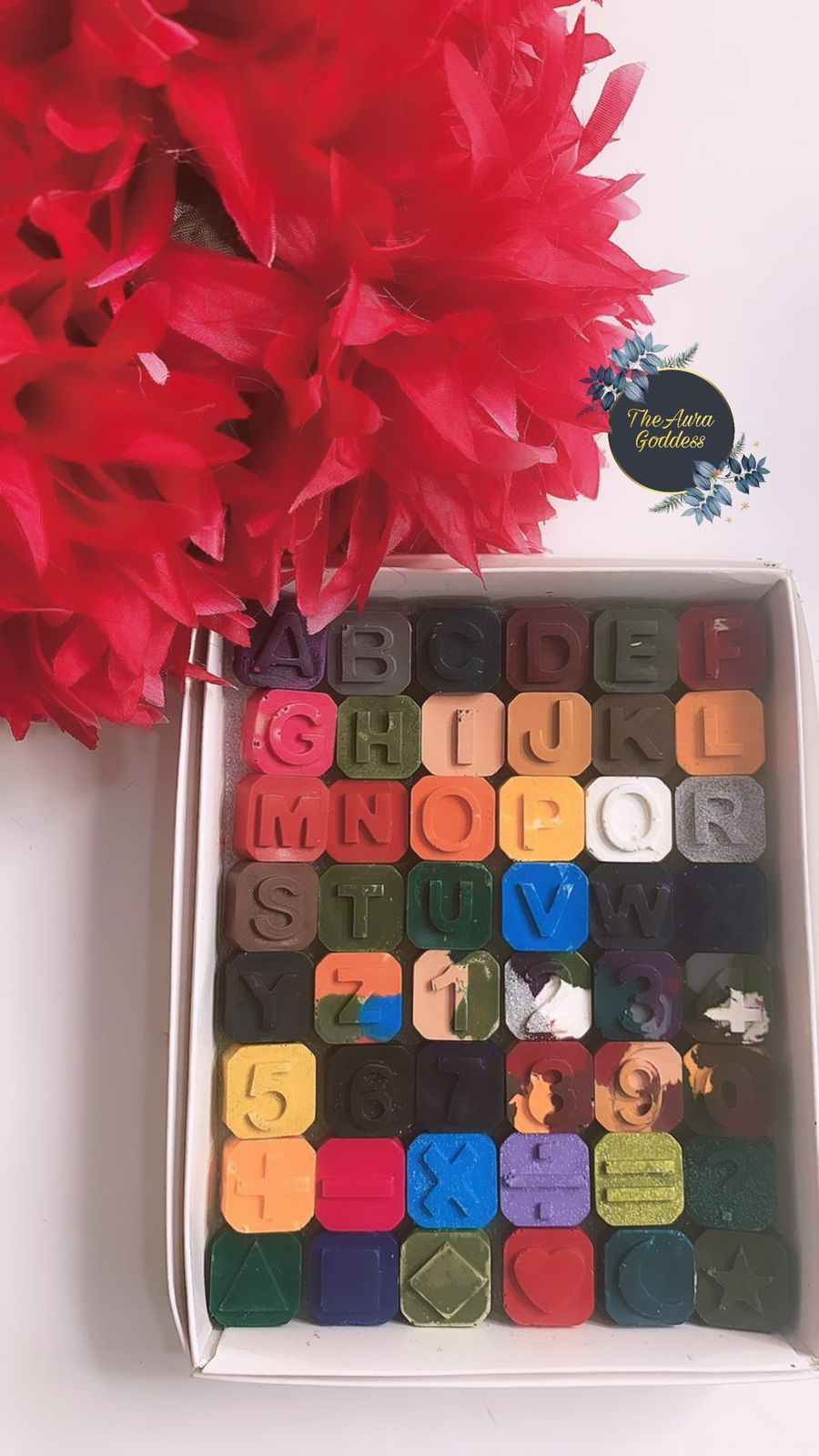A TO Z CUBE CRAYONS SET