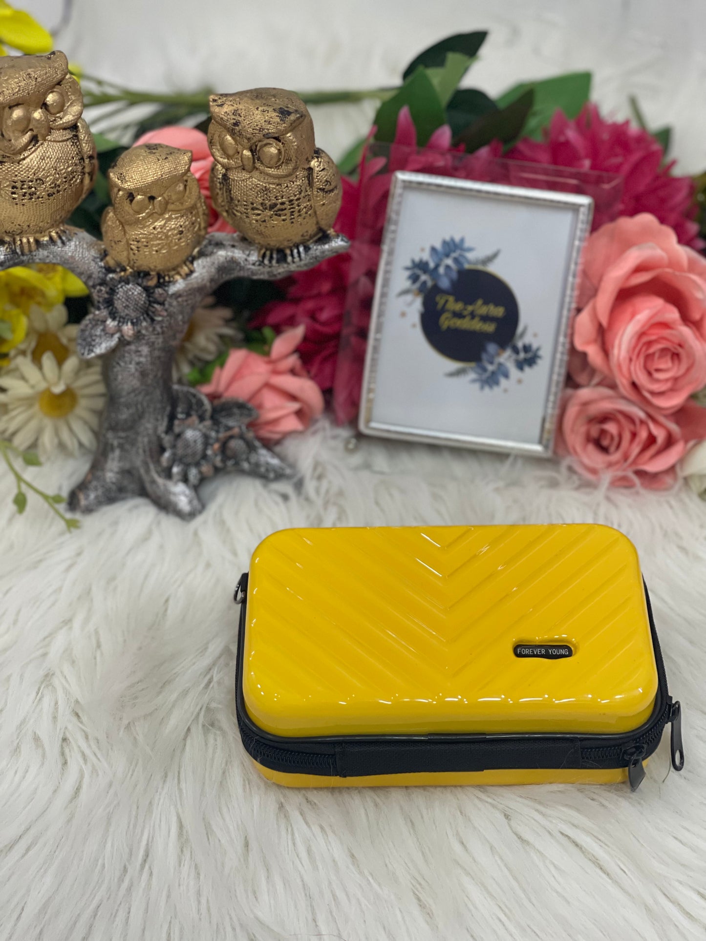 Sling box bag