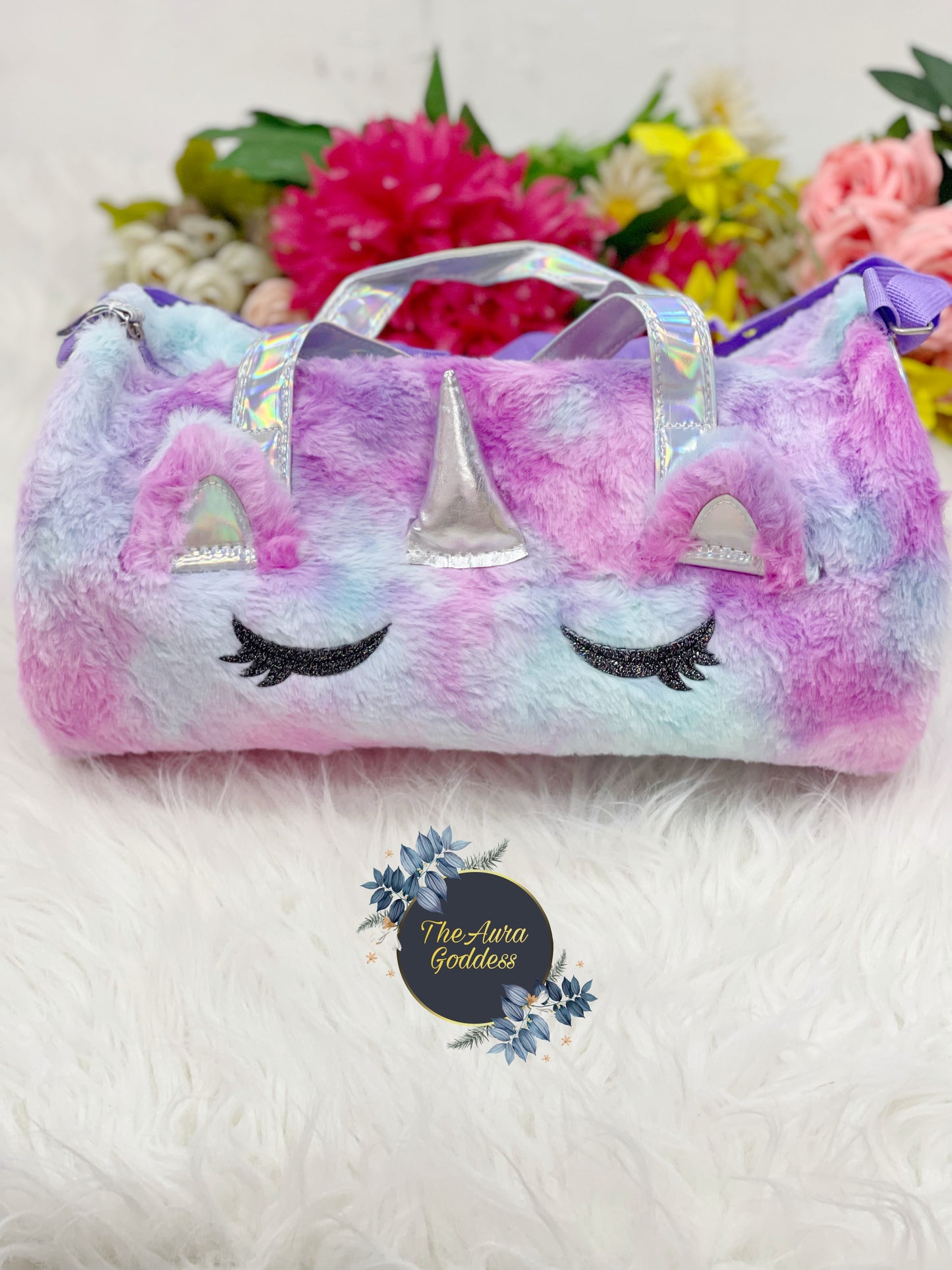 Unicorn 🦄 fur duffle bag